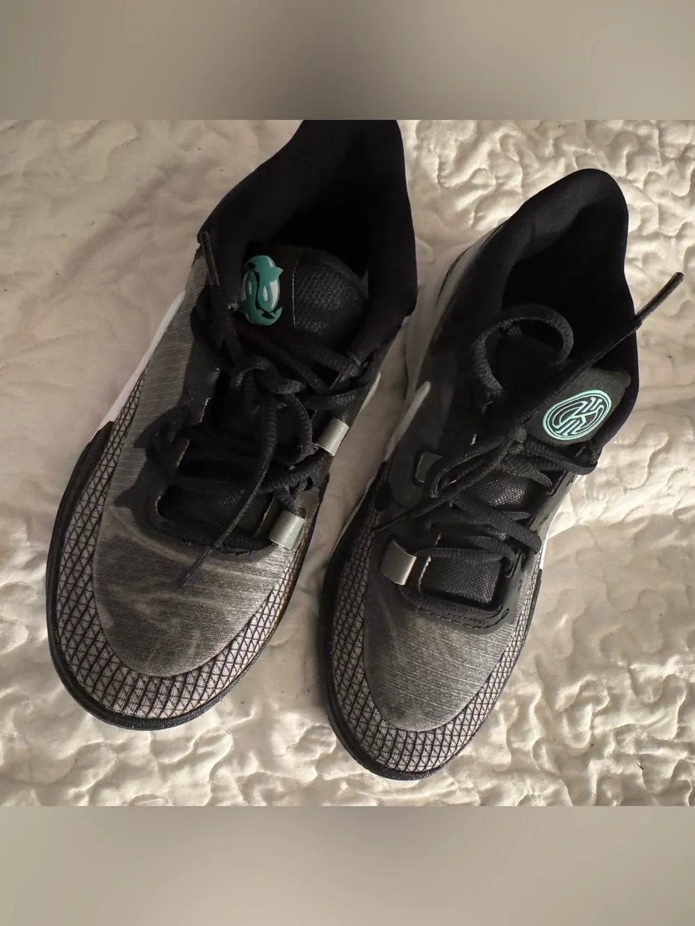 Nike Kyrie Go GS Size 6Y Shoes